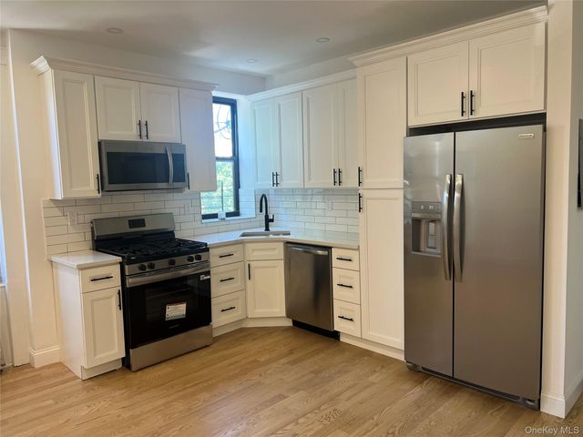 817 Onderdonk Avenue 2R, Ridgewood, NY 11385