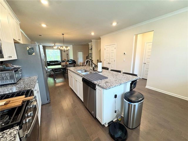 3025 Westpoint Circle, Snellville, GA 30078