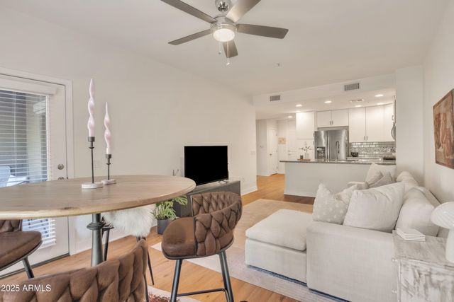 5450 E DEER VALLEY Drive 1004, Phoenix, AZ 85054