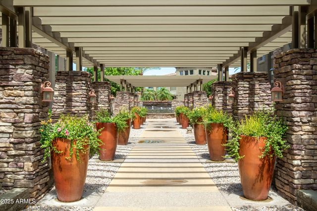 5450 E DEER VALLEY Drive 1004, Phoenix, AZ 85054