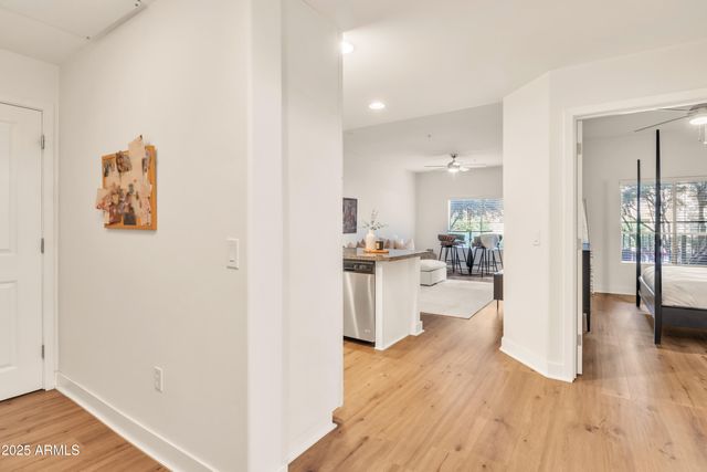 5450 E DEER VALLEY Drive 1004, Phoenix, AZ 85054