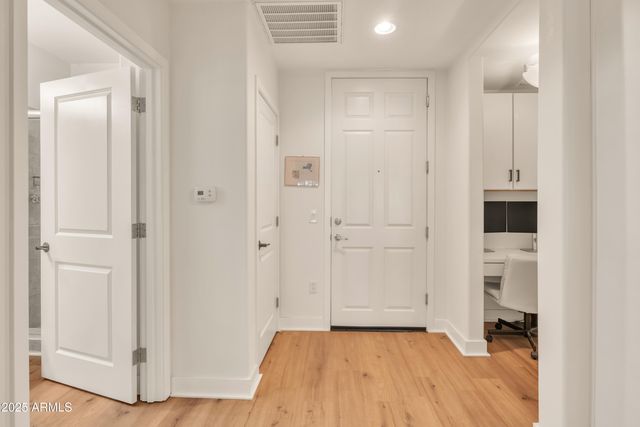 5450 E DEER VALLEY Drive 1004, Phoenix, AZ 85054