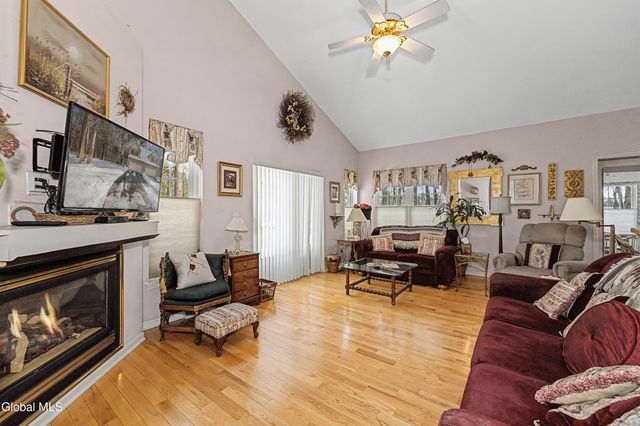 3 Donegal Way, Wilton, NY 12866