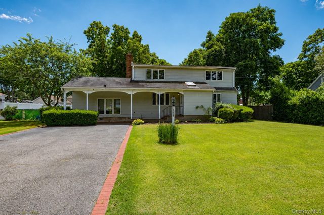 118 Tamarack Street, Islip, NY 11751