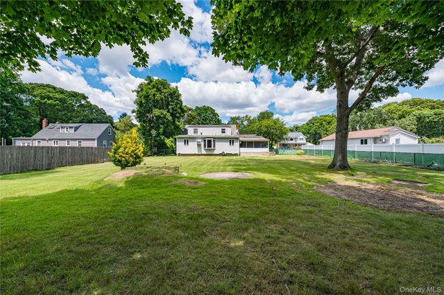 118 Tamarack Street, Islip, NY 11751