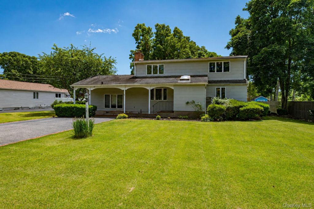 118 Tamarack Street, Islip, NY 11751