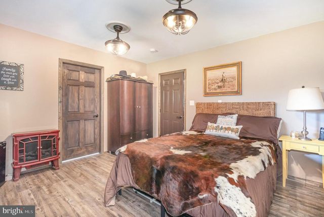 1461 NEW RD, Orrtanna, PA 17353