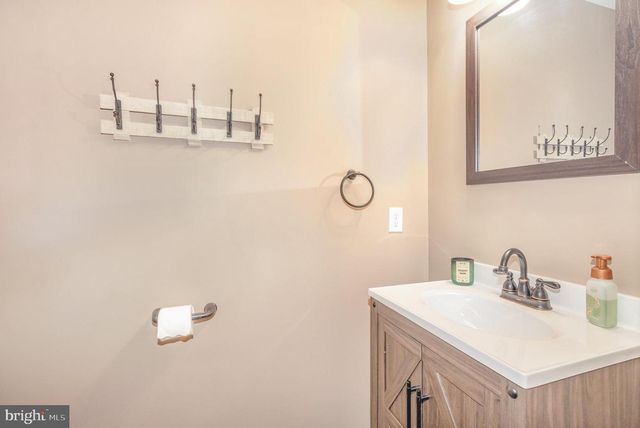 1461 NEW RD, Orrtanna, PA 17353