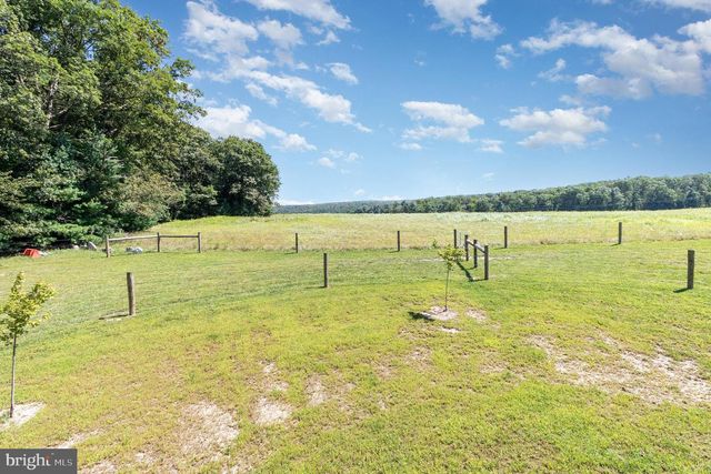 1461 NEW RD, Orrtanna, PA 17353