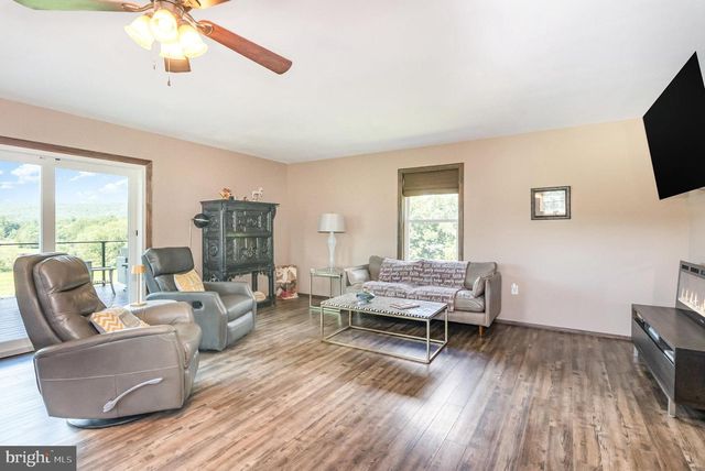 1461 NEW RD, Orrtanna, PA 17353