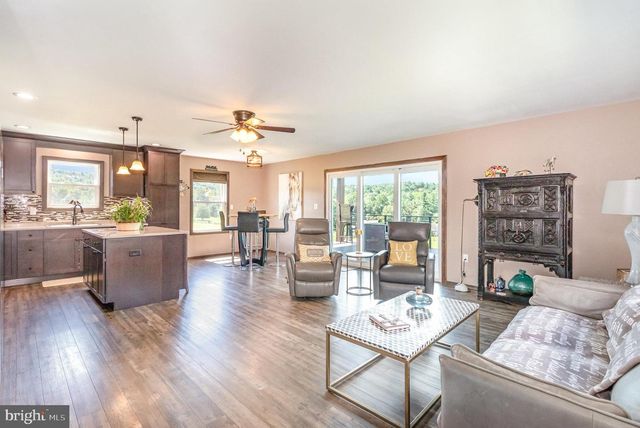 1461 NEW RD, Orrtanna, PA 17353