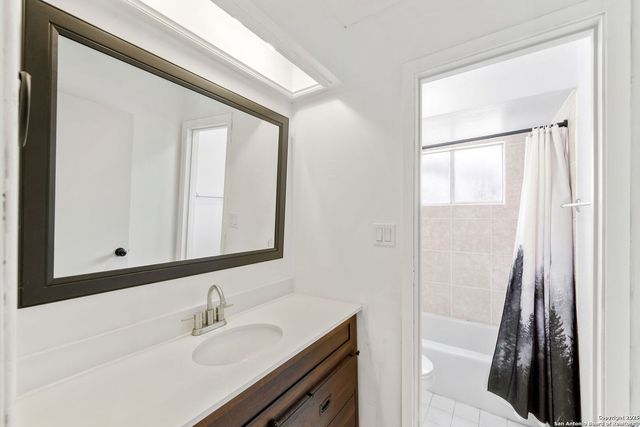 8915 Datapoint Dr Apt 37H, San Antonio, TX 78229