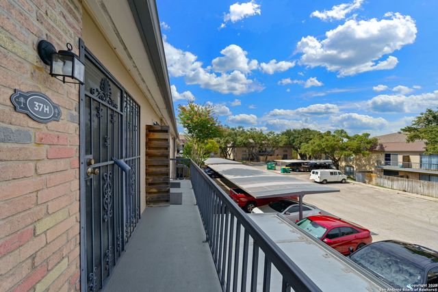 8915 Datapoint Dr Apt 37H, San Antonio, TX 78229