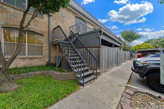 8915 Datapoint Dr Apt 37H, San Antonio, TX 78229