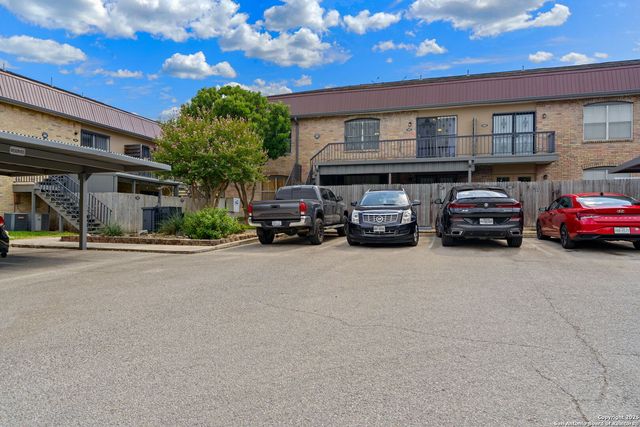 8915 Datapoint Dr Apt 37H, San Antonio, TX 78229