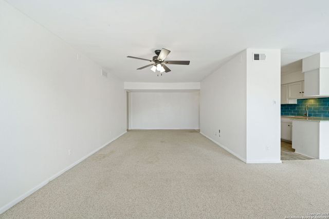 8915 Datapoint Dr Apt 37H, San Antonio, TX 78229