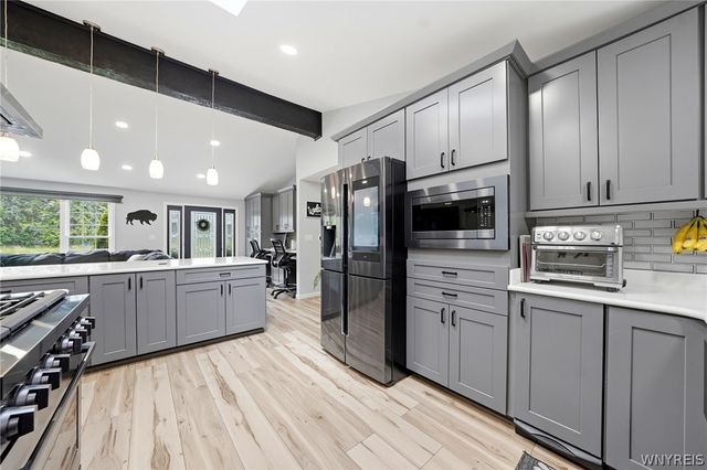 5015 Mckinley Parkway, Hamburg, NY 14075