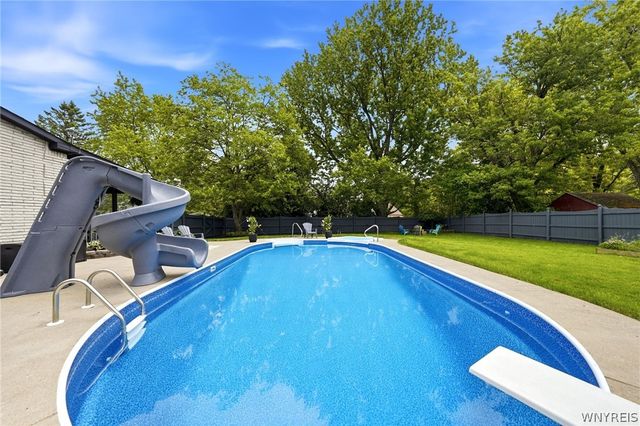 5015 Mckinley Parkway, Hamburg, NY 14075