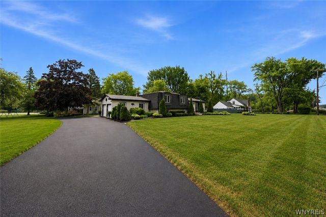 5015 Mckinley Parkway, Hamburg, NY 14075