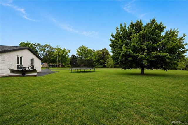 5015 Mckinley Parkway, Hamburg, NY 14075
