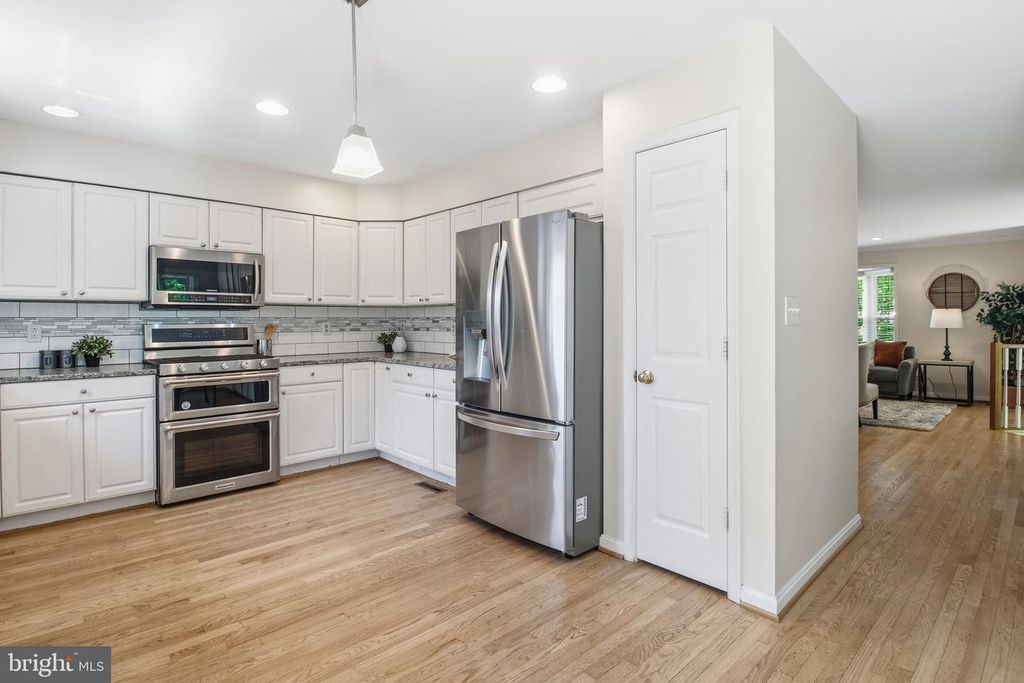 Image 13 of property listing at 17 BOYNE CT, Lutherville Timonium, MD 21093