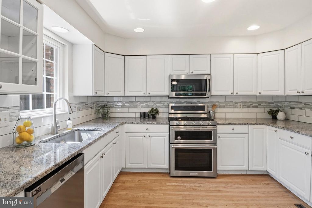 Image 14 of property listing at 17 BOYNE CT, Lutherville Timonium, MD 21093