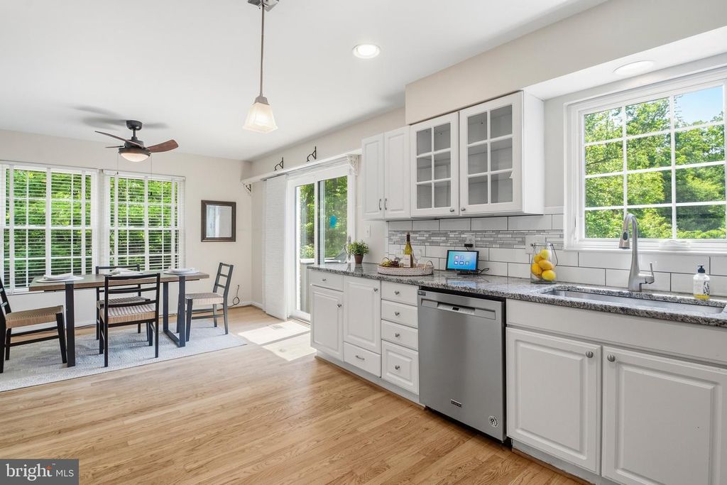 Image 16 of property listing at 17 BOYNE CT, Lutherville Timonium, MD 21093