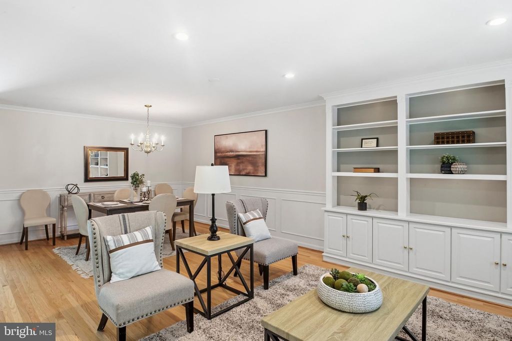 Image 8 of property listing at 17 BOYNE CT, Lutherville Timonium, MD 21093