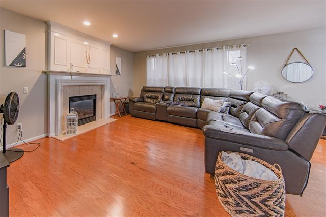 7803 Hampton Court, Ypsilanti, MI 48197