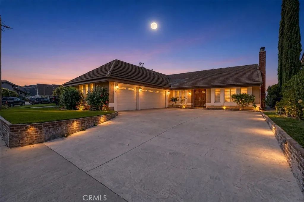 551 S Paseo Lucero, Anaheim, CA 92807