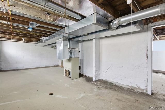 3109 E Canfield Street, Detroit, MI 48207