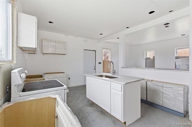 3109 E Canfield Street, Detroit, MI 48207