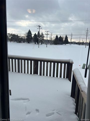 16808 Kingsbrooke Drive, Clinton Township, MI 48038