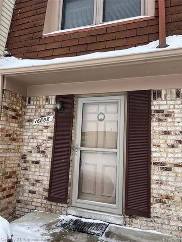 16808 Kingsbrooke Drive, Clinton Township, MI 48038
