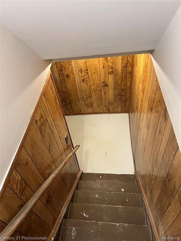 16808 Kingsbrooke Drive, Clinton Township, MI 48038