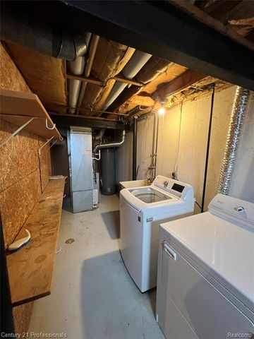 16808 Kingsbrooke Drive, Clinton Township, MI 48038