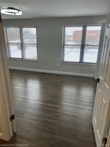 16808 Kingsbrooke Drive, Clinton Township, MI 48038