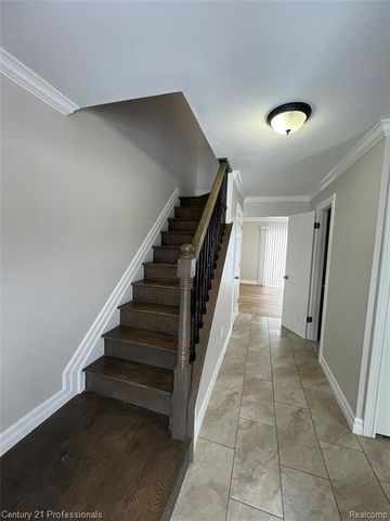 16808 Kingsbrooke Drive, Clinton Township, MI 48038