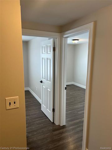 16808 Kingsbrooke Drive, Clinton Township, MI 48038