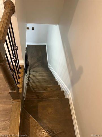 16808 Kingsbrooke Drive, Clinton Township, MI 48038