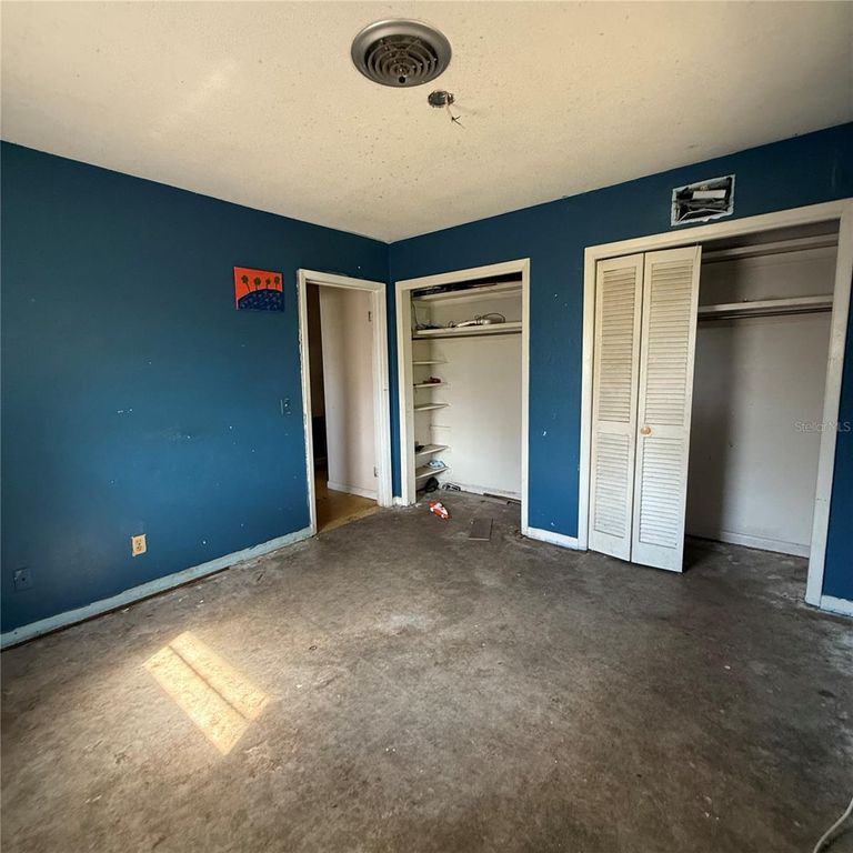 Image 14 of property listing at 805 MARCUM ROAD, Lakeland, FL 33809