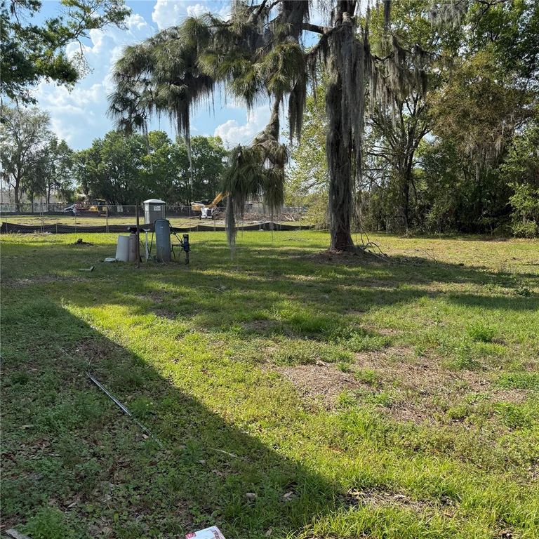 Image 16 of property listing at 805 MARCUM ROAD, Lakeland, FL 33809