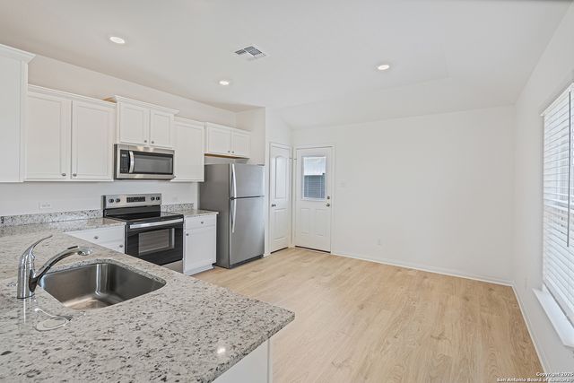 15102 Telfaire Meadow, Von Ormy, TX 78073