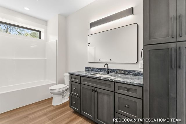400 Sabine Drive 8, Muskegon, MI 49442