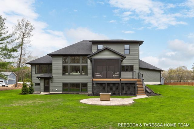 400 Sabine Drive 8, Muskegon, MI 49442