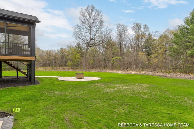 400 Sabine Drive 8, Muskegon, MI 49442
