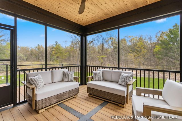 400 Sabine Drive 8, Muskegon, MI 49442