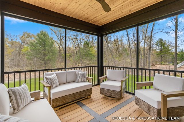 400 Sabine Drive 8, Muskegon, MI 49442