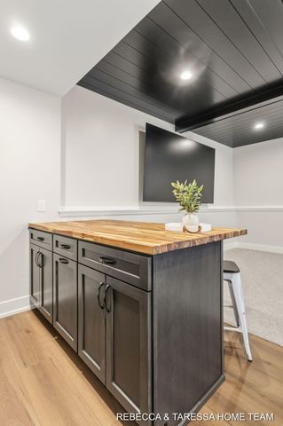 400 Sabine Drive 8, Muskegon, MI 49442