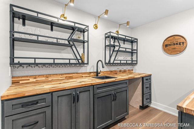 400 Sabine Drive 8, Muskegon, MI 49442